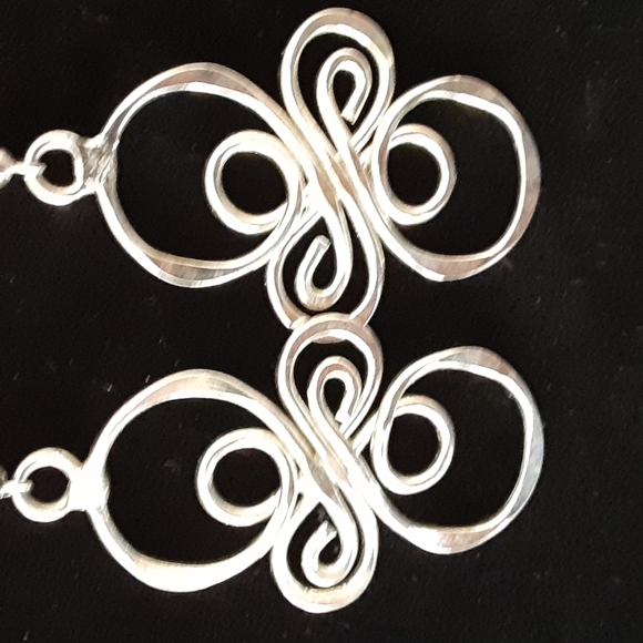 ♦️Unavailable/IncludedAs Part of Bundle Unique Scroll Earings - Picture 2 of 4